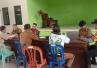 Sebagai Ajang Silaturahmi Polri dan Masyarakat, Bhabinkamtibmas Polsek Karangnunggal Sambangi Kantor Desa Binaan