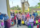 Bhabinkamtibmas Desa Padasuka Monitoring Penyaluran Bansos Bulog