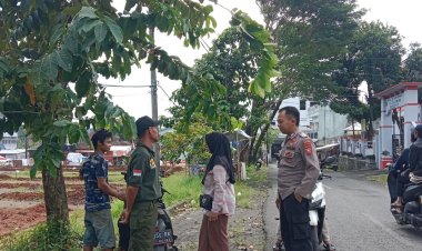Kegiatan rutin Patroli Sambamg Babinmas dalam rangka Himbouan terharap Masyarakat terkait Perubahan Musim di wilayah Desa Cogreg kec Cikatomas.