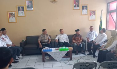 ANGGOTA POLSEK SALOPA AIPTU HERI KUSAERI, S.Sos LAKSANAKAN GIAT SILATURAHMI KAMTIBMAS DI DESA JATI WARAS