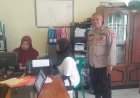 Polsek Cibalong, anggota Polsek Cibalong Aiptu Ujang S.Sos Sanjaya melaksanakan kegiatan Patroli dialogis di Kantor desa cibalong
