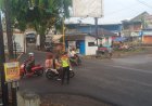 Guna Meminimalisir Pelanggaran Lalu Lintas dan Untuk Mengurangi Kemacetan, Anggota Polsek Karangnunggal Melaksanakan Pengaturan Lalu Lintas