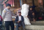 POLSEK TARAJU – SAMBANG DAN PATROLI KAMTIBMAS TERHADAP PENGUNJUNG PASAR TARAJU, WUJUDKAN KEMITRAAN POLRI DENGAN MASYARAKAT